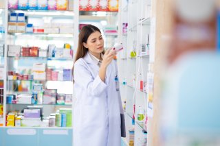 薬剤師に選んでもらうのがベスト（写真:iStock）