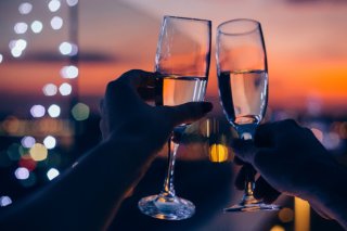 ギャラ飲みのニーズはますます需要が高まりそう…！（写真:iStock）