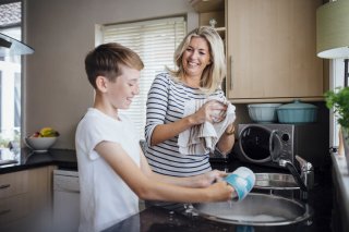 将来は奥さんを助けてあげてね（写真:iStock）