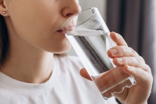 水分を摂らない人は膀胱炎になりやすい（写真:iStock）