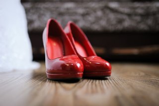 玄関に女性ものの靴…交際12年、男に尽くし続けた34歳派遣社員の悲劇