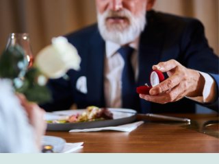 そこまで結婚したいのはなぜ？（写真:iStock）