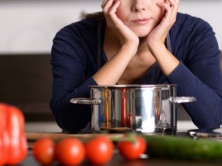 夕食作り、めんどくさい…（写真:iStock）