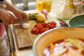 1年365日1095食全部、手作りだけが「正しい」の？（写真:iStock）