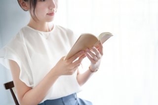 読書タイムてことで（写真:iStock）