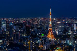 星空よりネオンが好き（写真:iStock）