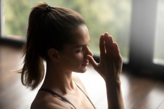 鼻呼吸はヨガでもおなじみ（写真:iStock）