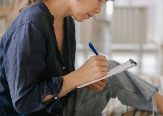 どこでだって描ける（写真:iStock）