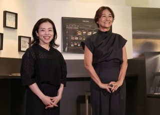 亜希さん（写真右）と池澤智さん（C）日刊ゲンダイ