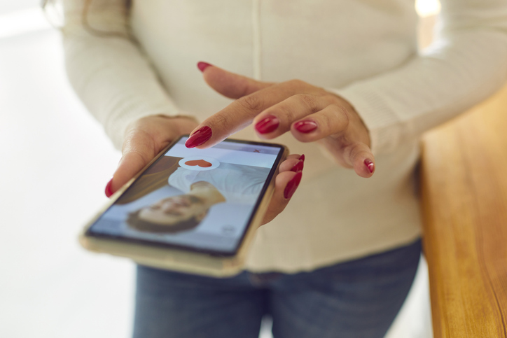 え、元夫じゃん（写真:iStock）