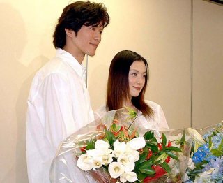 【写真特集】♥田辺誠一と大塚寧々の結婚発表会見♥（2005年撮影）