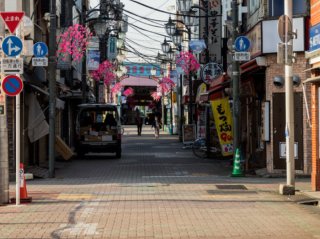 商店街はどこも大変？（写真:iStock）