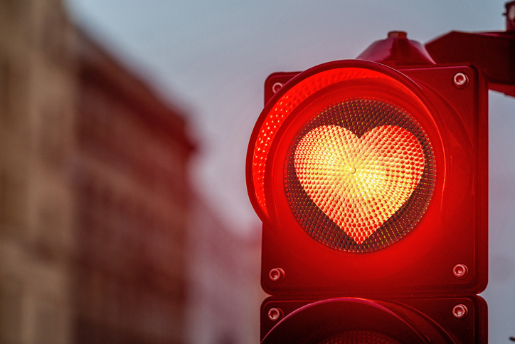 禁断の恋の始まりは（写真:iStock）