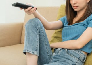 SNSではテレビの話題が飛び交う（写真:iStock）