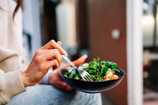 食事制限で栄養不足に（写真:iStock）