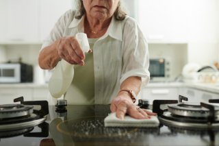 母だって老いていくし（写真:iStock）