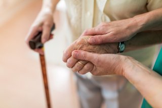 介護のことも考えると…（写真:iStock）