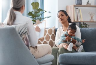 頼ってもいいんだよ（写真:iStock）