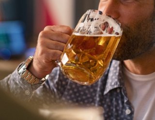 ビールばっかり飲んでいると…（写真:iStock）