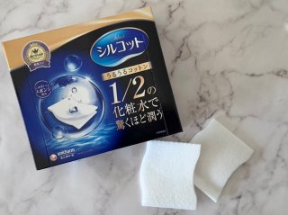 ＜シルコット うるうるコットン 40枚 253円（ユニ・チャームダイレクトショップでの実売価格）＞（C）コクハク