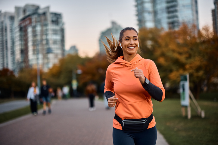 運動でむくみを解消（写真:iStock）