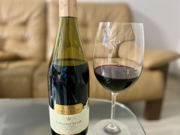 『MANOIR GRIGNON CABERNET SYRAH（マノワール・グリニョン カベルネ・シラー）』税抜998円（税込1,097円）