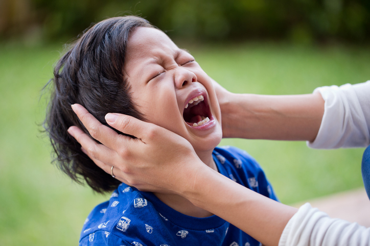 泣くばかりでどうしようもない…（写真:iStock）