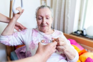 ワンオペ介護がしんどい（写真:iStock）