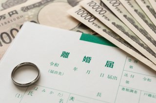 お金のことを言い出されると…（写真:iStock）