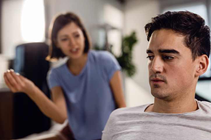 一抹の不信感（写真:iStock）