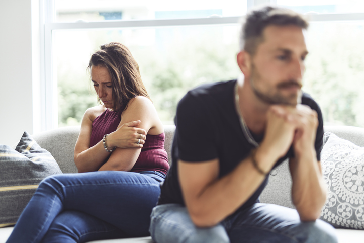 冷え切った関係だった（写真:iStock）