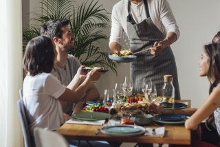 家族ぐるみでお付き合い（写真:iStock）