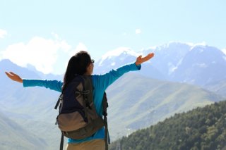 旅行好きになったアラフォー女性がモテ出した実例。職場の年下男性がふたり旅を“おねだり”した理由は…