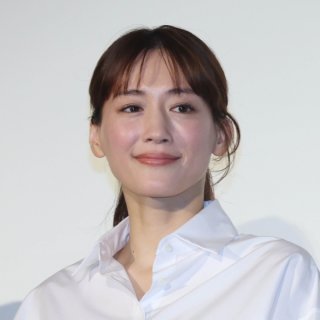 40歳目前の綾瀬はるかは"長い春"か…冠番組に映画主演と「決断できない」ジェシーとの関係