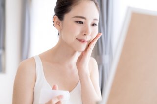 日焼け止めの塗布はマストを心がけたい（写真:iStock）