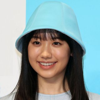 芦田愛菜が"CM起用社数"対決で橋本環奈に圧勝の流れ ノースキャンダル＆インテリイメージの強さ