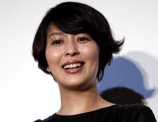 おばさん特有の顔のたるみ対策。松たか子を目指し「ウ・イ・ス・キー」を唱えてみようじゃないか