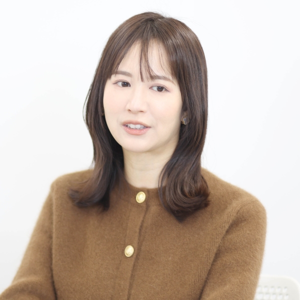 インタビューに答える遠藤舞さん（Ｃ）日刊ゲンダイ