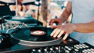 ナニカとナニカを掛け合わせる装置のような…（写真:iStock）