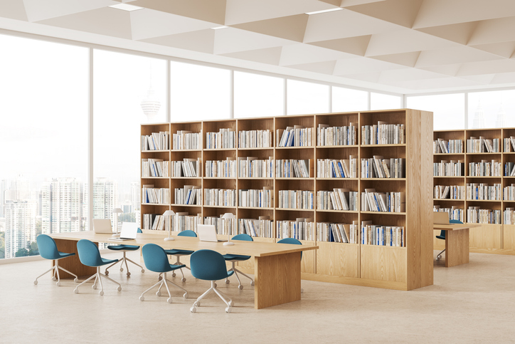 図書館で読書するなら無料だよ（写真:iStock）