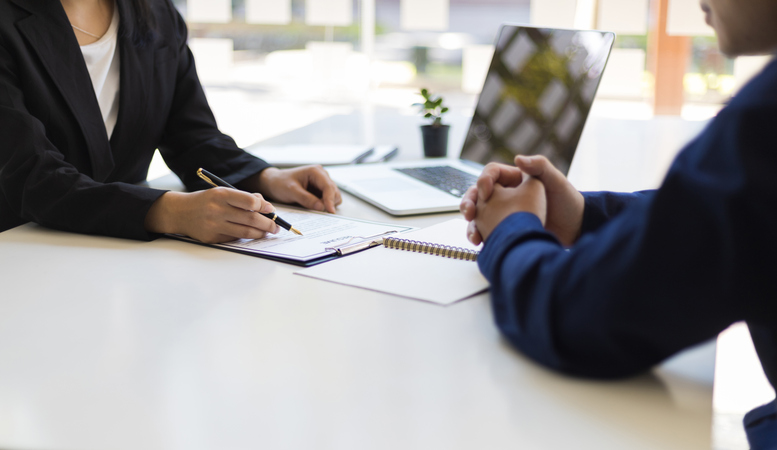 上司に相談を（写真:iStock）
