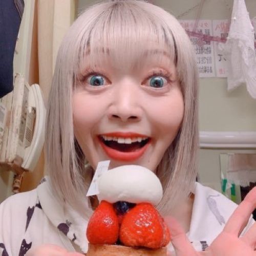 私が何者かがわかりやすいX(旧Twitter)のアイコン（写真:新井見枝香／無断転載禁止）