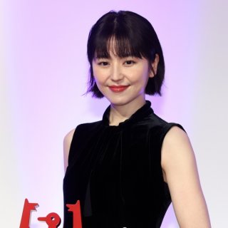 《まるで裸エプロン》長澤まさみの“奇抜ファッション”に賛否…スタイリング担当の先輩女優のセンス？