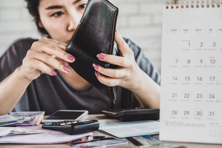 家計がヤバい（写真:iStock）