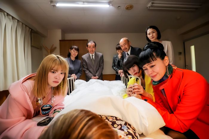 場面写真より©「ゴッドマザー〜コシノアヤコの生涯〜」製作委員会