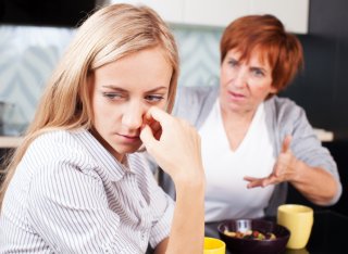 「妊娠中の不倫は時効でしょ」…って何それ!? “モラハラ不倫”息子をかばい続ける義母【身内のありえない発言】