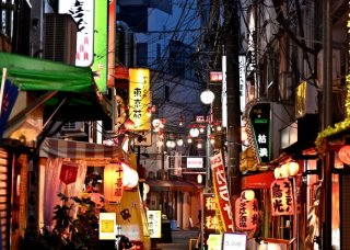 40代は“知人の訃報”がくる年齢だ。憎んだ男の「死亡通知書」で20年ぶりに集う同級生、独身の私はどう映る？
