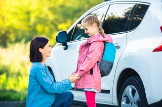 今では送迎が当たり前（写真:iStock）
