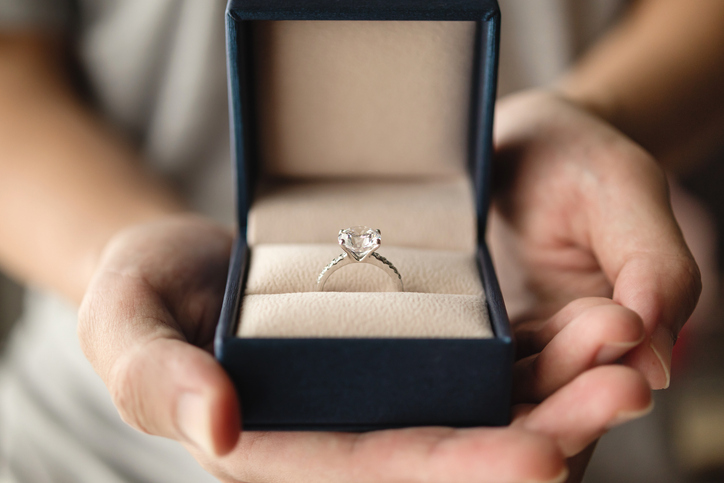 すでに婚約中だった（写真:iStock）