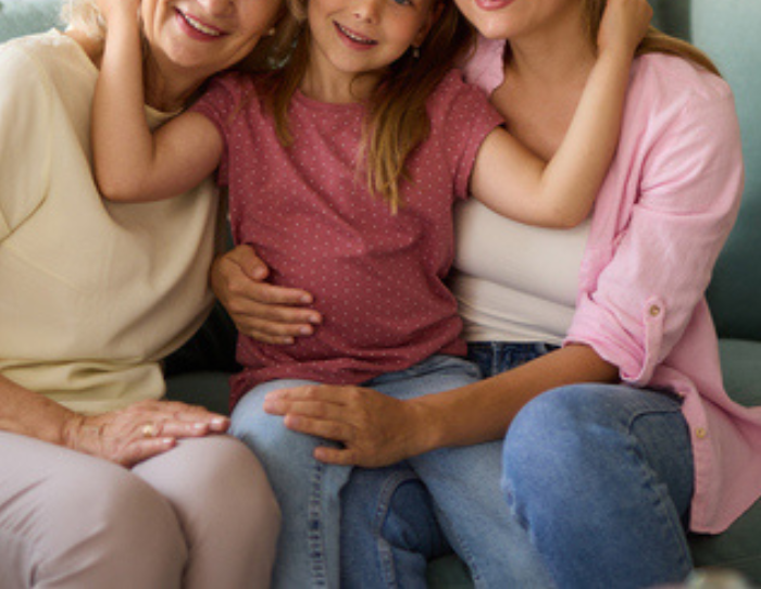 女3人は仲良し（写真:iStock）